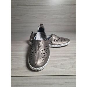 ​Spring Step Mirtha Pewter Metallic Leather Laser Cut Flats - Size 7